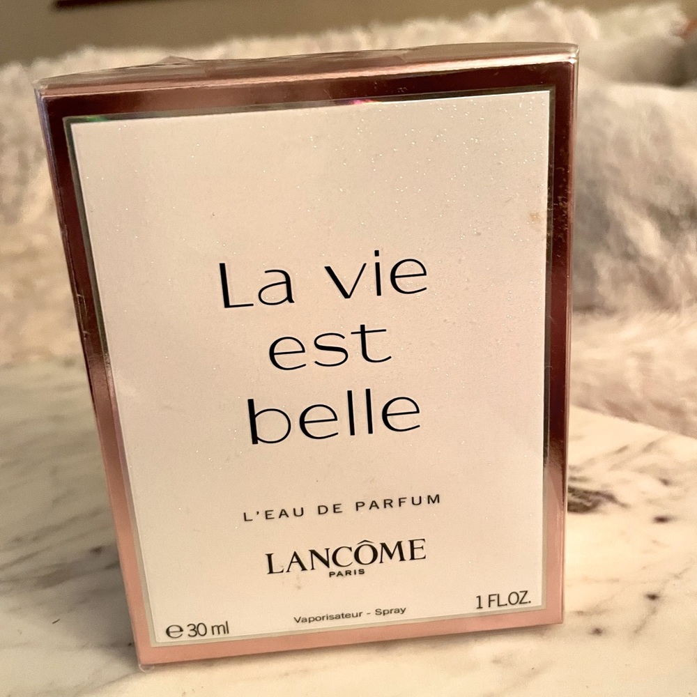 Brand new sealed Lancôme La Vie Est Belle L’Eau de Perfume, 1.0 ounce / 30 ml